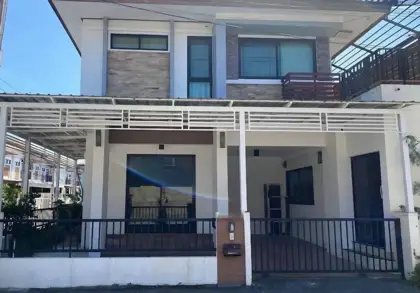 Two-story detached house for sale