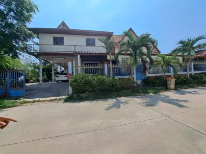 Two-story detached house for sale.