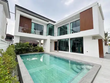 Newly built detached house with private pool for sale in Areeya Village