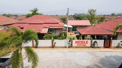 Resort-style pool villa for rent: Middle House Pool Villa - Haus - บุญสัมพันธ์ - 