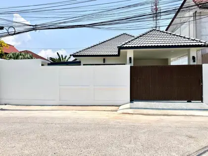 Fully Furnished Pool Villa for Sale in Pattaya Rungruang Village