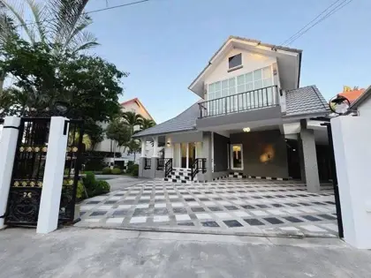 Two-story house with swimming pool for sale, Central Park Village 4/