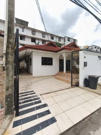 บ้านให้เช่าที่รอยัลพาร์ควิลเลจ - บ้าน - Thepprasit - Royal Park Village