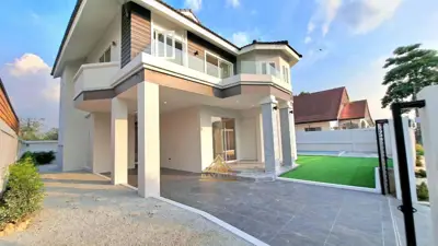 Pool Villa Newly Renovated 3 Beds 3 Baths North Pattaya for SALE - Haus - Pattaya North - 