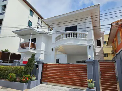 2 Storey House Pattaya Lagoon 5 Bedroom for RENT - Haus - South Pattaya - 