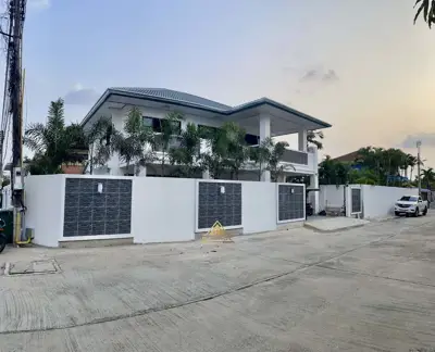 พูลวิลล่าใกล้หาดจอมเทียน 5 ห้องนอน 6 ห้องน้ำสำหรับขาย - บ้าน - จอมเทียน - 