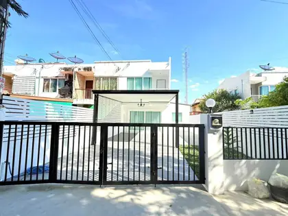2-story corner townhome for sale in Rattanagorn 10 Village - House - บุญสัมพันธ์ - 