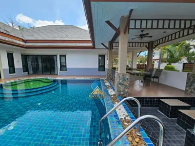 Baan Dusit Pattaya Lake 2 Pool Villa 5 Beds 3 Baths for RENT - Haus - Huay Yai - 